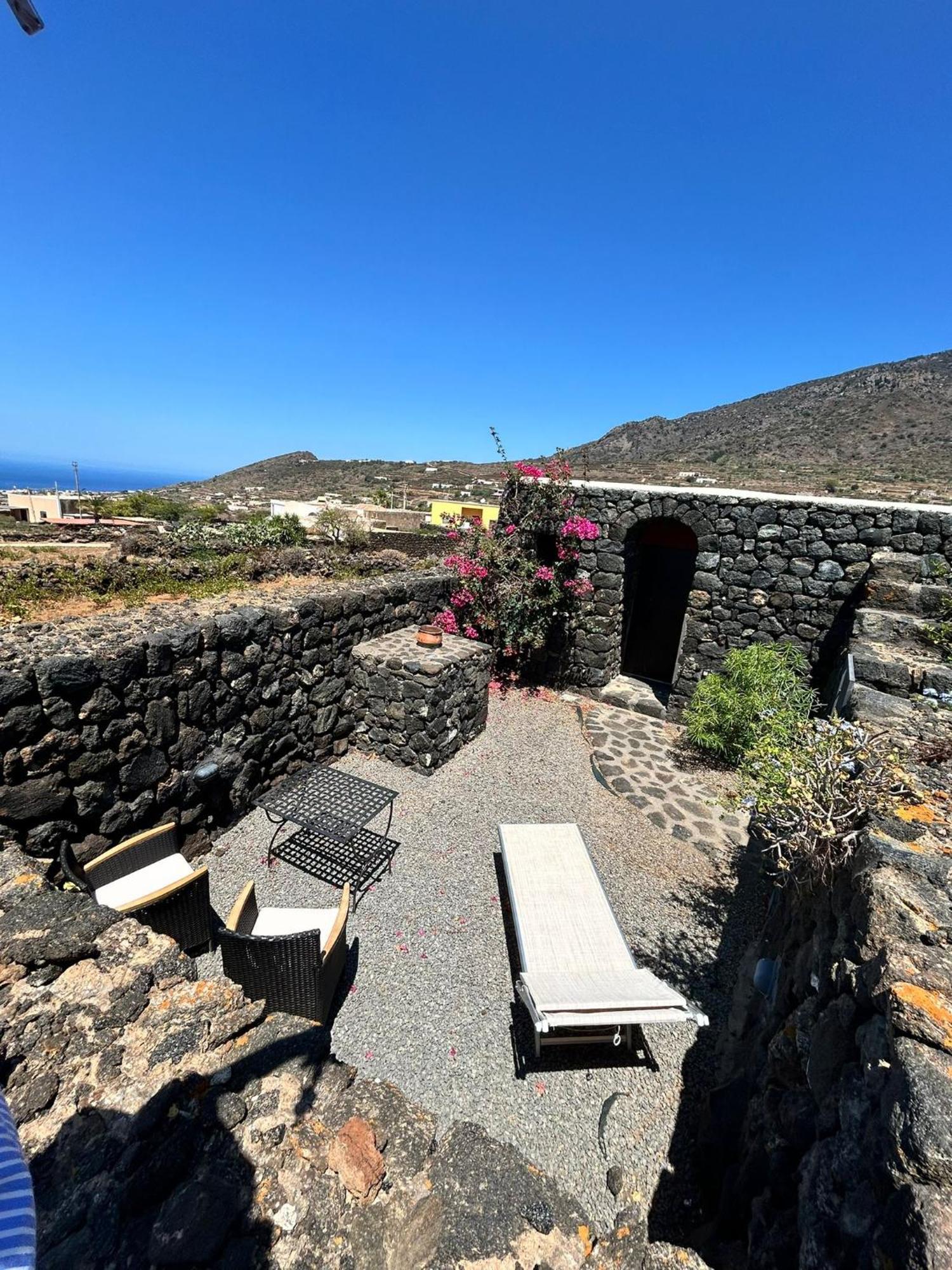 Dammuso - La Piccola Giara - Villa Pantelleria Bagian luar foto